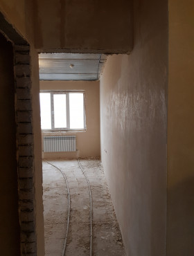 Штукатурка стен трехкомнатной квартиры 256 м2